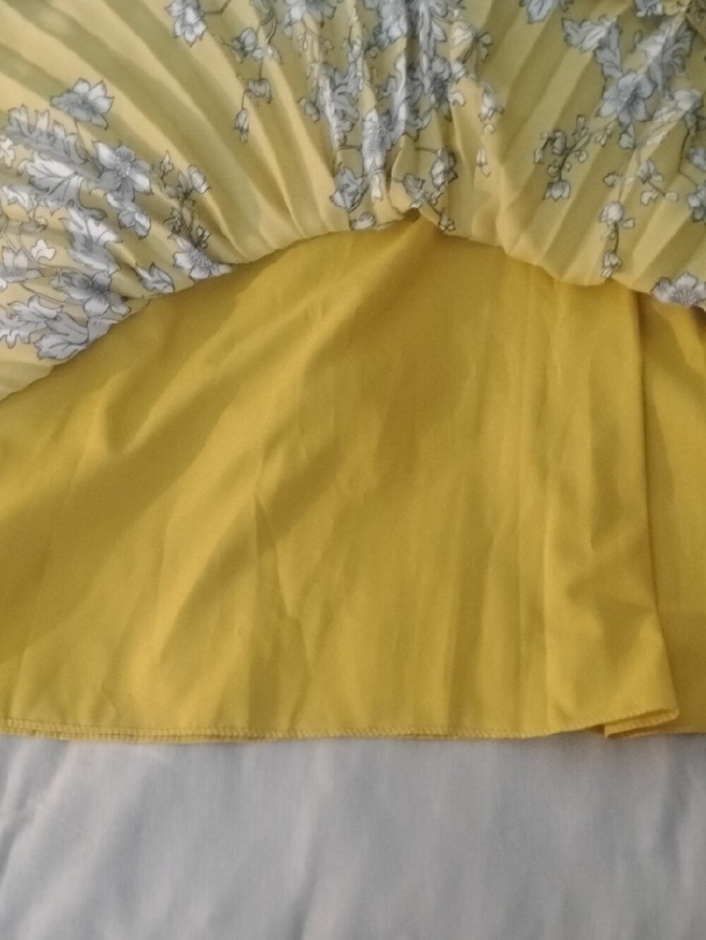 Nanette Lepore Yellow Floral Pleated Midi Dress Size 2 - Picture 6 of 7